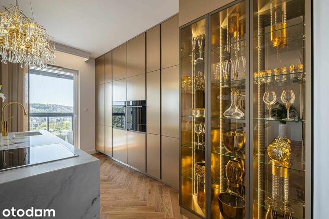 Luksusowy apartament, wykończenie premium /widok na morze