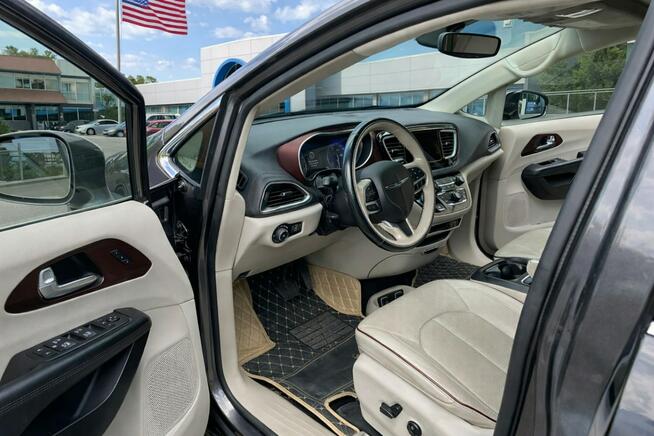Pacifica 2020 w wersji Limited 7 miejsc silnik 3.6 V6 90 brutto