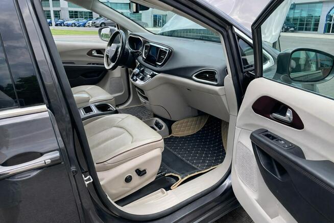 Pacifica 2020 w wersji Limited 7 miejsc silnik 3.6 V6 90 brutto