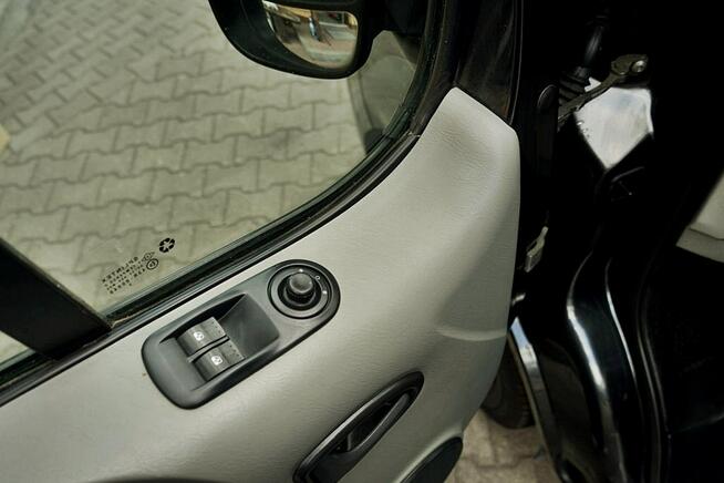 Renault Trafic 2,0DCI Klima, 3 osoby, 2012r.