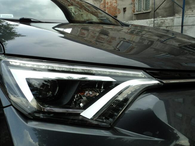 Toyota RAV-4 sprzedam ładną TOYOTE RAF-4 z 2017r HYBRYDA+benz 155KM udziela.GW