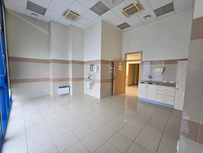 Lokal na parterze w świetnej lokalizacji