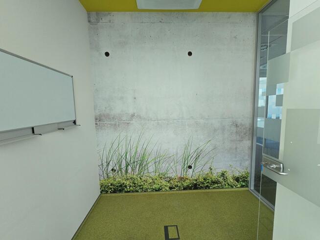 Lokal biurowy o powierzchni 2.450,30 m²