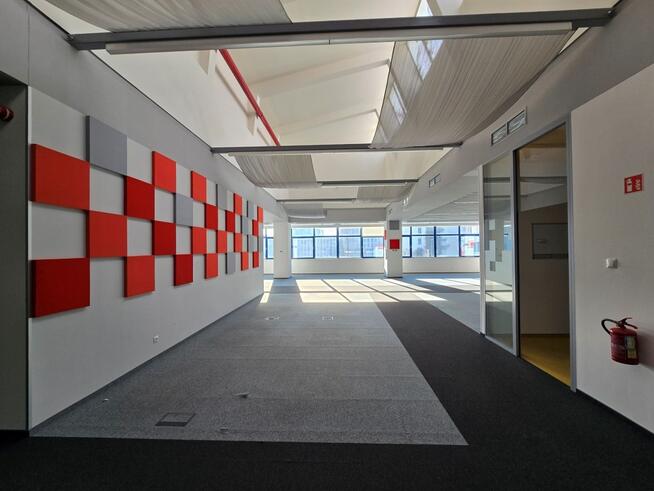 Lokal biurowy o powierzchni 2.450,30 m²
