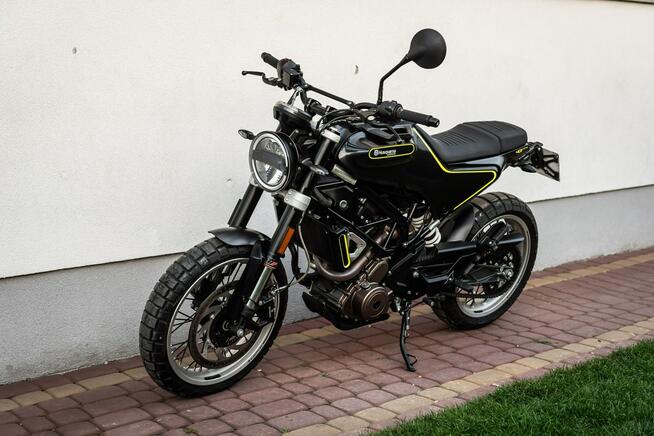 Husqvarna Svartpilen 401 R 2019 AKRAPOVIĆ Jak Nowy RATY Transport KTM duke mt 390 KAT A2