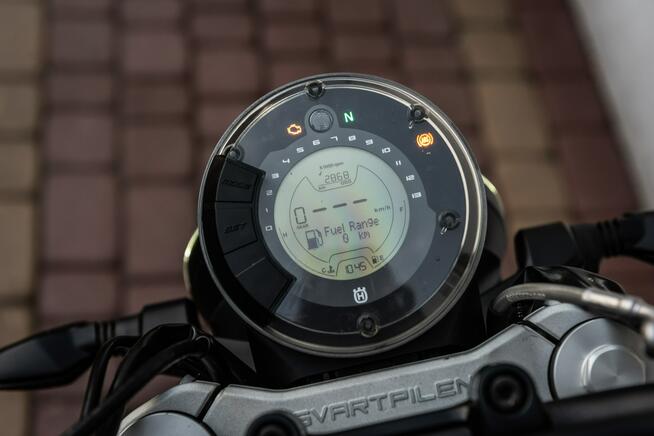 Husqvarna Svartpilen 401 R 2019 AKRAPOVIĆ Jak Nowy RATY Transport KTM duke mt 390 KAT A2