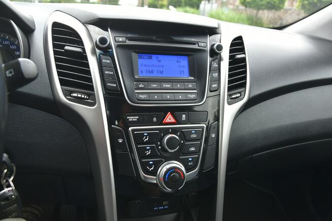 Hyundai i30 1.4 BENZYNA 99KM 2015r. Klima TEMPOMAT Bluetooth niski przebieg 179tkm