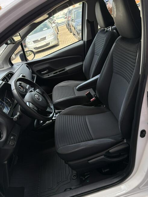 Toyota Yaris Rezerwacja