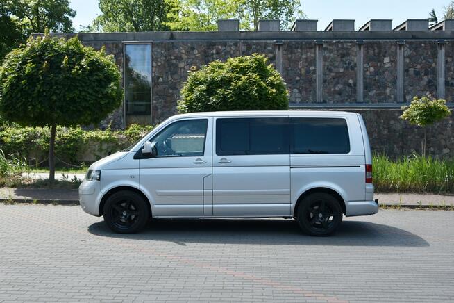 Volkswagen Multivan T5 2.5TDi 131KM 2005r. Climatronic Stolik Kamera HAK 2xdrzwi POLECAM