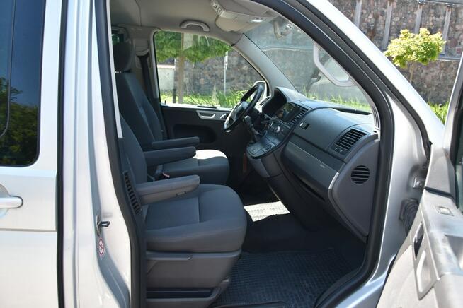 Volkswagen Multivan T5 2.5TDi 131KM 2005r. Climatronic Stolik Kamera HAK 2xdrzwi POLECAM