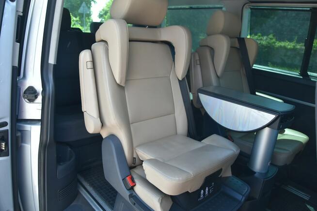 Volkswagen Multivan T5 2.5TDi 131KM 2005r. Climatronic Stolik Kamera HAK 2xdrzwi POLECAM