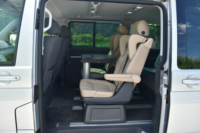 Volkswagen Multivan T5 2.5TDi 131KM 2005r. Climatronic Stolik Kamera HAK 2xdrzwi POLECAM