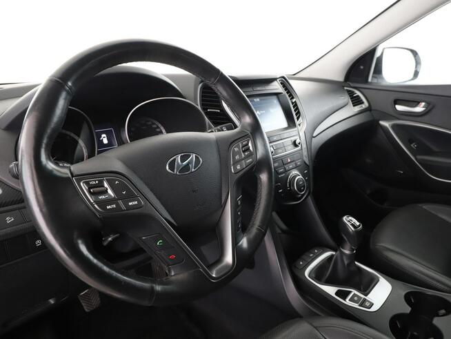 Hyundai Santa Fe navi klima auto grzane fotele kamera i czujniki parkowania