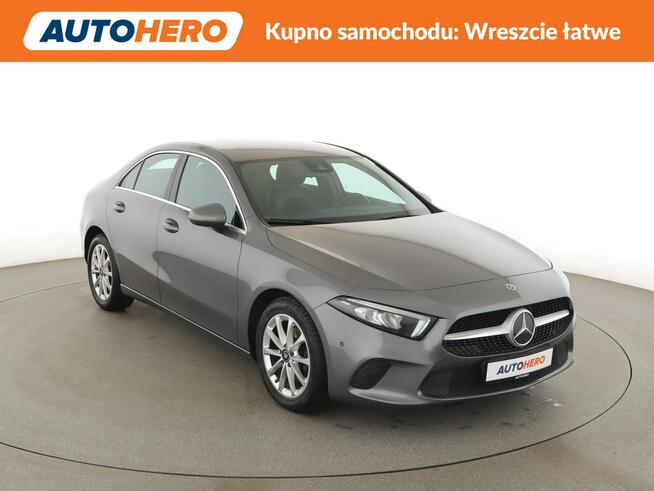 Mercedes A 200 automat full LED półskóra navi grzane fotele kamera i czujniki parkowa