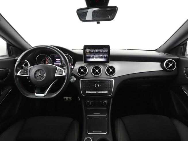 Mercedes CLA 180 automat full LED skóra/alcantara szyberdach navi klima auto kamera i c