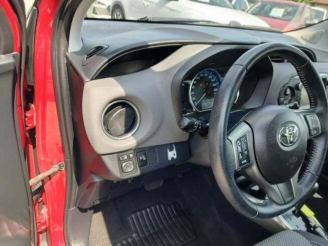 Toyota Yaris 1.5 Benzyna-hybryda 73 KM Przebieg-59 128 km