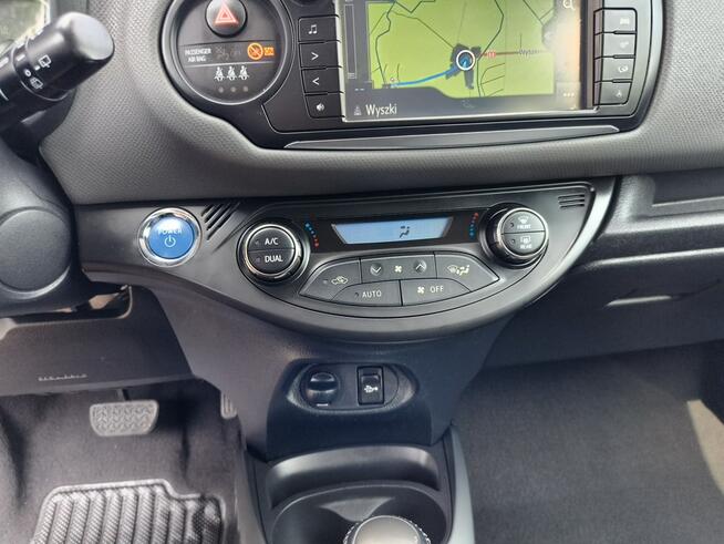 Toyota Yaris 1.5 Benzyna-hybryda 73 KM Przebieg-59 128 km