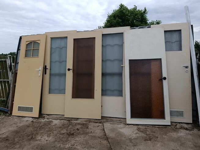 Oddam za darmo 6 szt drzwi na stare metalowe futryny