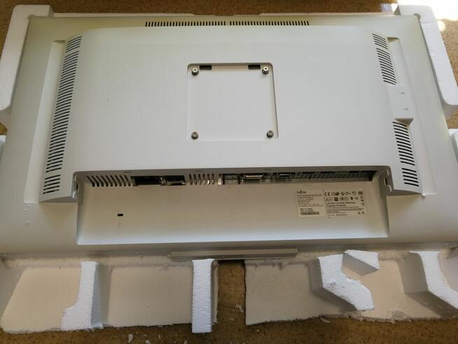 Monitor Fujitsu 27 hdmi 2k dp dvi usb gamingowy pivot led