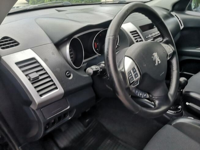Peugeot 4007 2,2 HDI 156KM Klimatr ALU 18 Temp Isofix 4 x 4 Servis 7 osób Gwarancja