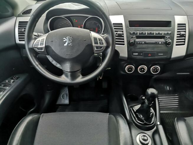 Peugeot 4007 2,2 HDI 156KM Klimatr ALU 18 Temp Isofix 4 x 4 Servis 7 osób Gwarancja