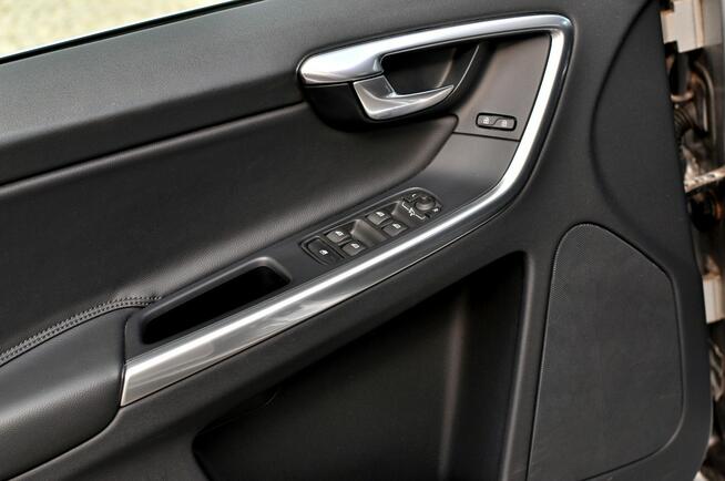 Volvo XC 60 2,0 181KM D4 Lift Led Automat Navi Skóra Parktronik