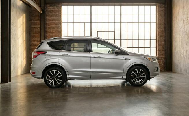 Ford Kuga Jak nowy rok gwarancji nowe opony serwis ASO