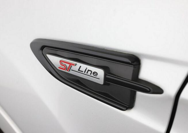 Ford Kuga Jak nowy rok gwarancji nowe opony serwis ASO