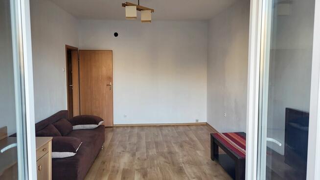 Uniwersytecka 22/30 wynajmę kawalerkę z balkonem i kuchnią