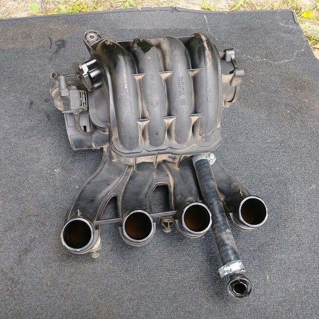 Kolektor ssacy wydechowy Audi 2.0 FSI AWA