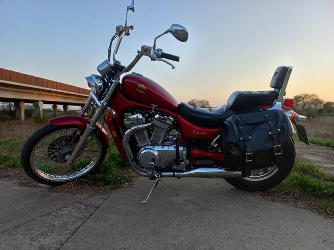 Suzuki intruder vs750