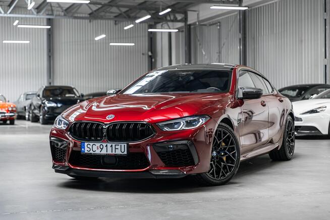 BMW M8 Competition. Salon Polska. Aventurine Red Individual.