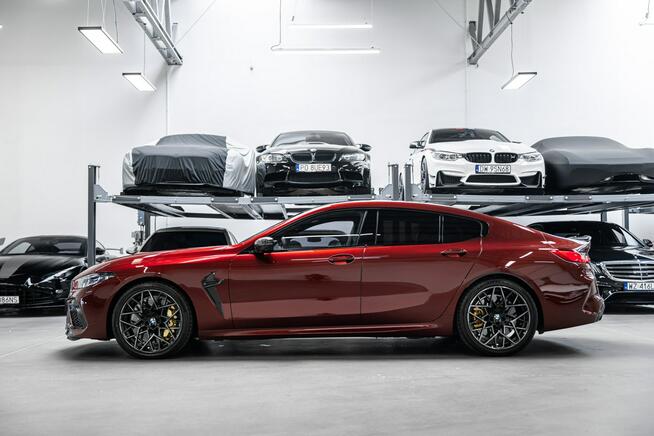 BMW M8 Competition. Salon Polska. Aventurine Red Individual.