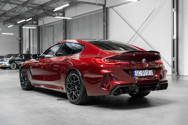 BMW M8 Competition. Salon Polska. Aventurine Red Individual.