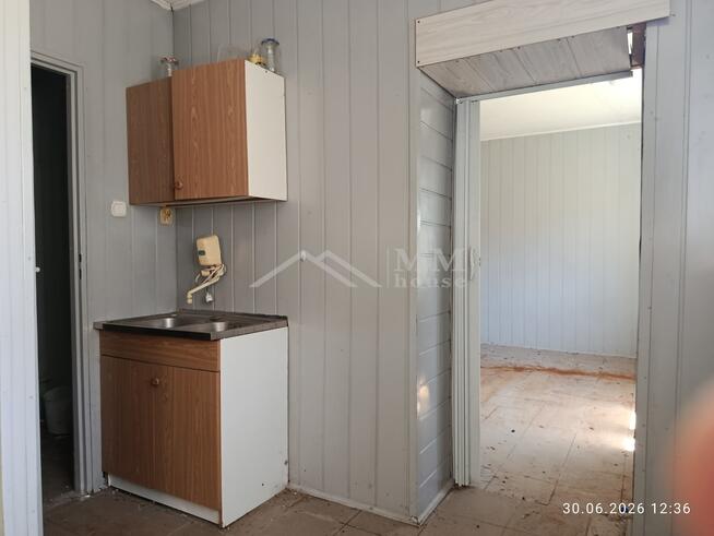Działka z budynkiem w Ławki – 1066 m², 85 000 zł