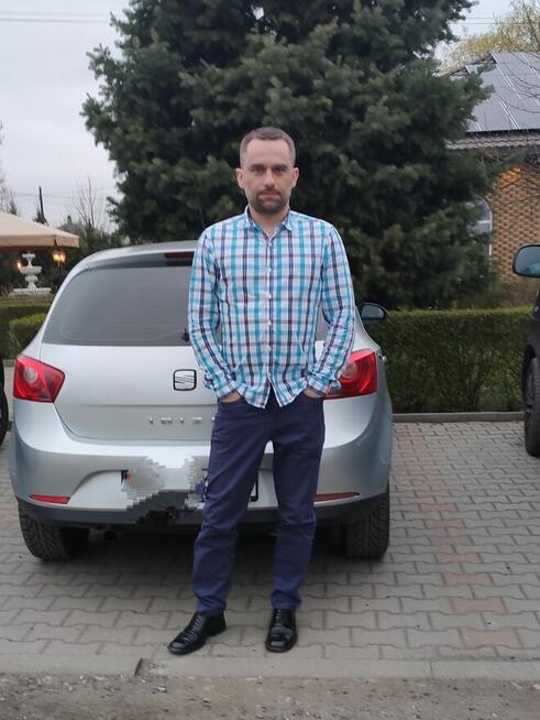 Normalnej i uśmiechniętej dziewczyny