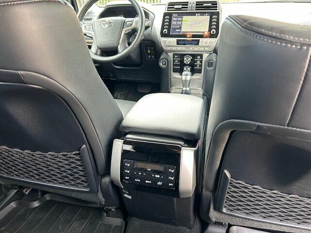 Toyota Land Cruiser LC 2.8 D-4D Invincible bezwypadkowa srew