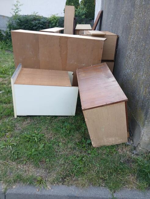 Meble na opał lub do innego przeznaczenia.