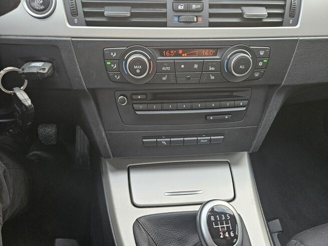 BMW 318 Nawigacja / Podgrzewane fotele / Klimatronic / Parctronic x 2 / itd.