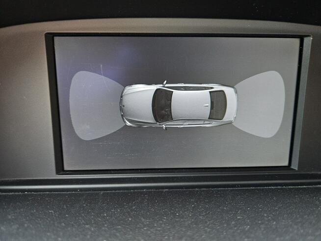 BMW 318 Nawigacja / Podgrzewane fotele / Klimatronic / Parctronic x 2 / itd.