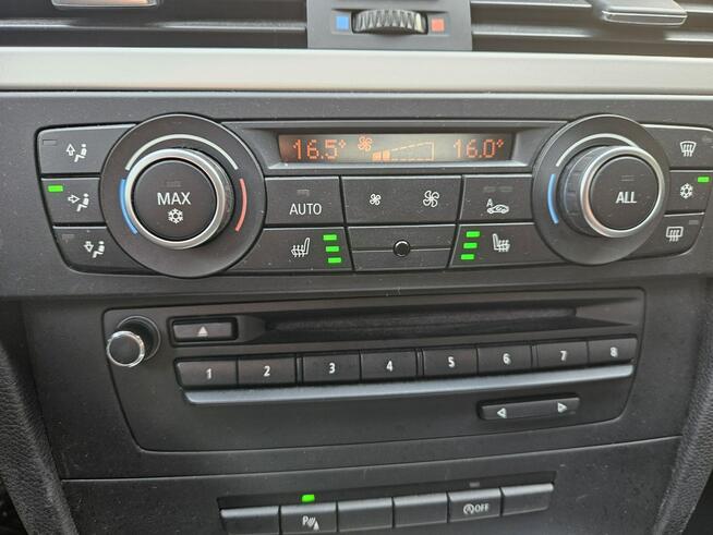 BMW 318 Nawigacja / Podgrzewane fotele / Klimatronic / Parctronic x 2 / itd.