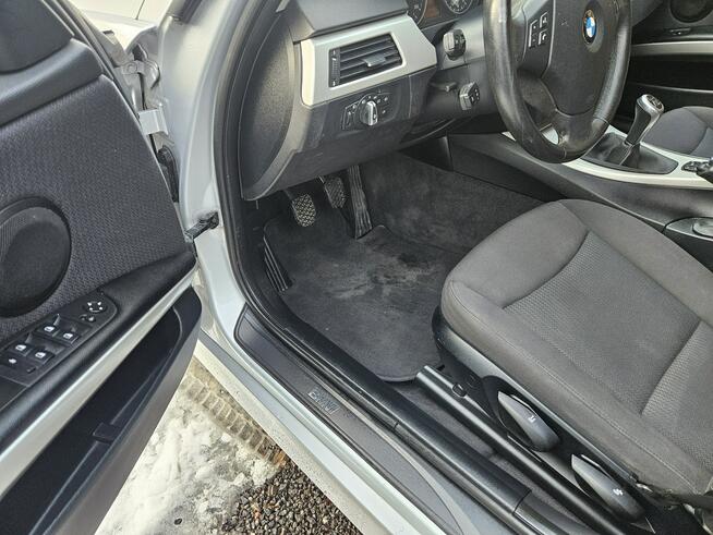 BMW 318 Nawigacja / Podgrzewane fotele / Klimatronic / Parctronic x 2 / itd.