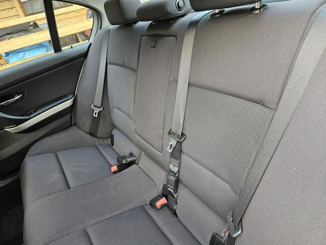 BMW 318 Nawigacja / Podgrzewane fotele / Klimatronic / Parctronic x 2 / itd.