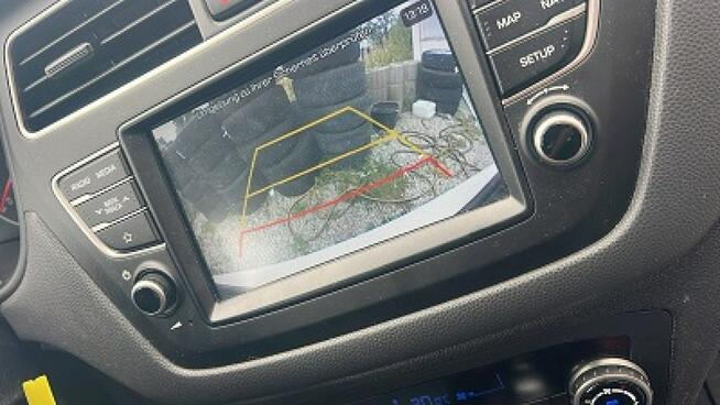 Hyundai i20 Kamera * Navi