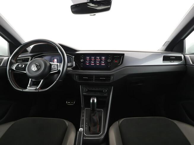 Volkswagen Polo DSG matrix LED virtual cocpit szyberdach klima auto grzane fotele pdc