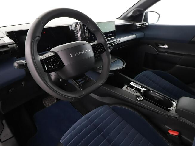 Lancia inny EV automat full LED virtual cocpit navi grzane fotele kamera pdc