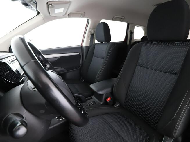 Mitsubishi Outlander 2.0 MIVEC SUV-Star Klimatyzacja Tempomat Navi Grzane Fotele Kamera
