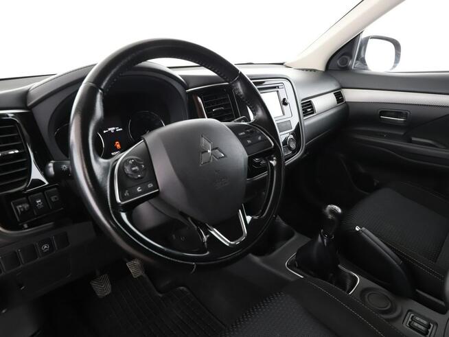 Mitsubishi Outlander 2.0 MIVEC SUV-Star Klimatyzacja Tempomat Navi Grzane Fotele Kamera