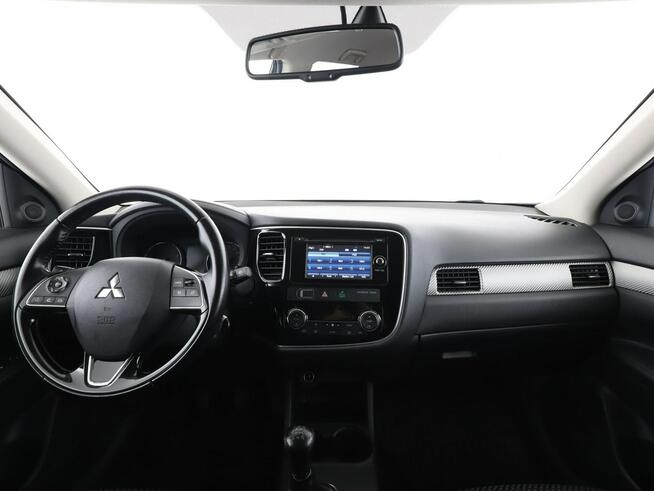 Mitsubishi Outlander 2.0 MIVEC SUV-Star Klimatyzacja Tempomat Navi Grzane Fotele Kamera
