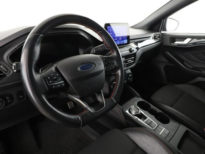 Ford Focus automat full LED skóra virtual cocpit navi klima auto grzane fotele ka